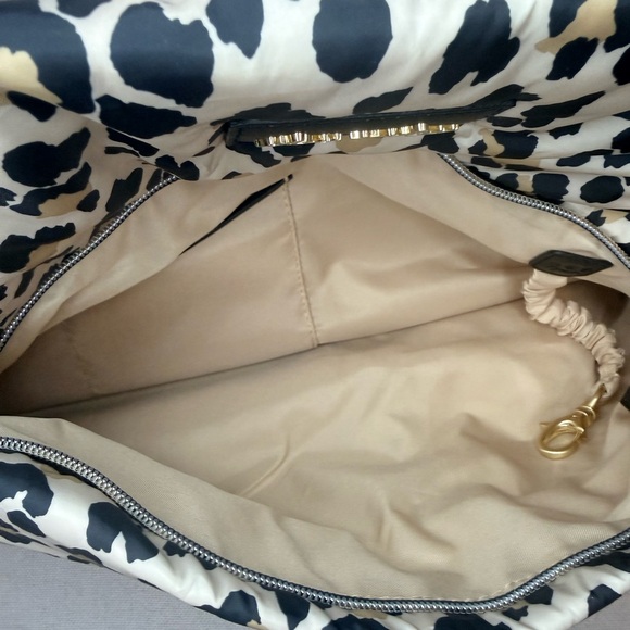 Itzy Ritzy Dream Weekender in Leopard - Picture 9 of 11